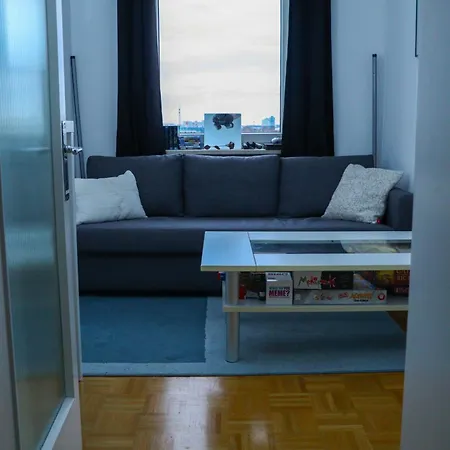 Alpine & Skyline View Apartament *